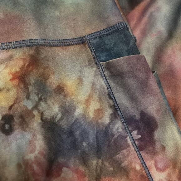 ATHLETA Salutation II Stash Pocket Capri Leggings Supernova Purple Pink XXS - Picture 16 of 16